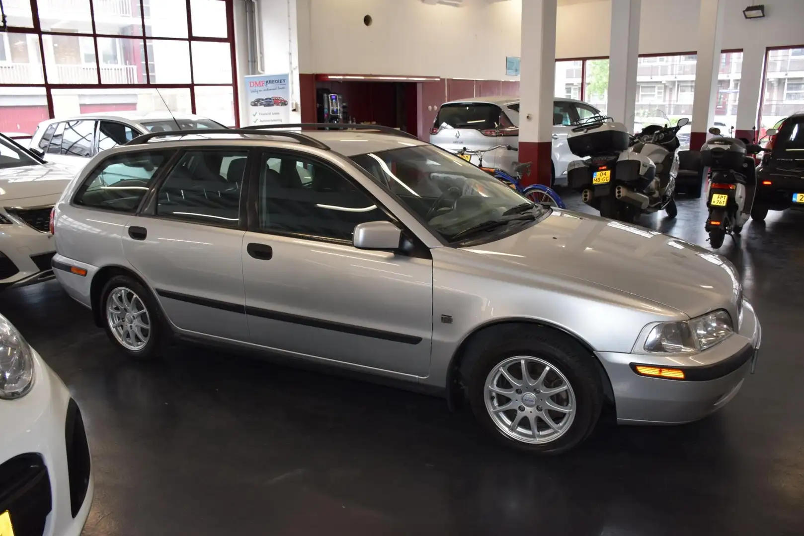 Volvo V40 1.8 Automaat, Airco, Electr. ramen en spiegels, tr Gri - 2