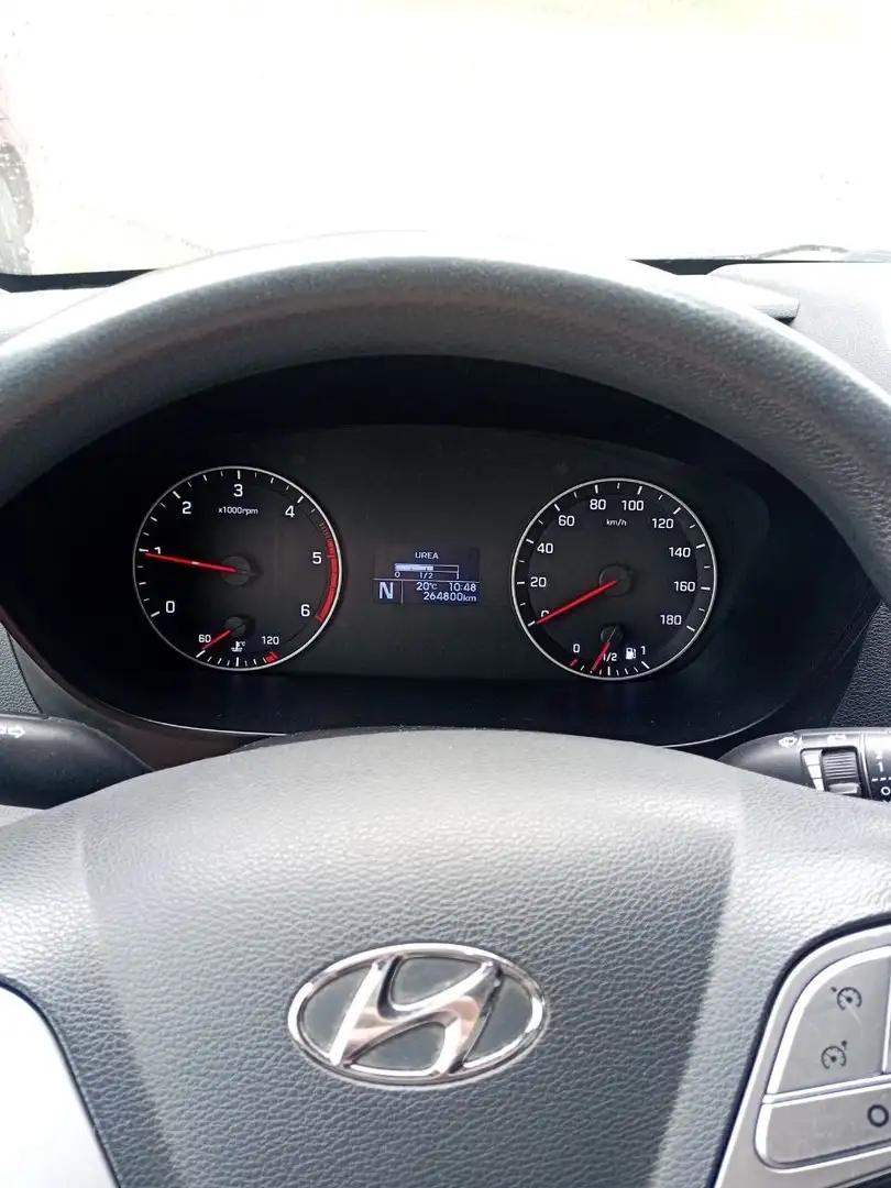 Hyundai H 350 H350 2.5 CRDi (14-Si. mit Schiebetür) - 2