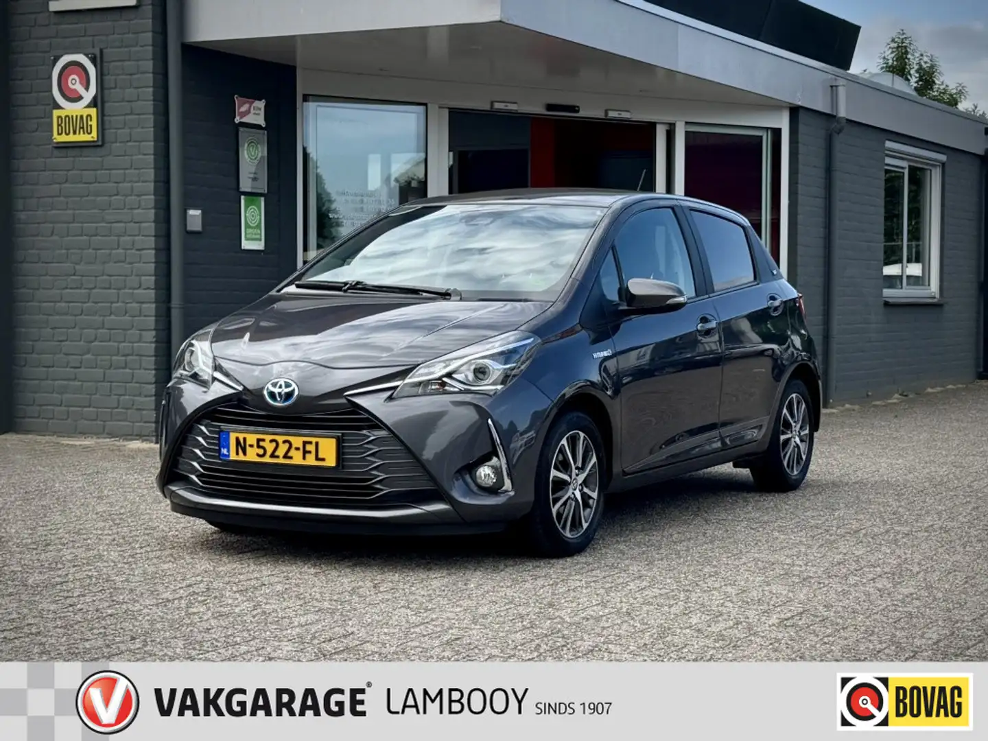 Toyota Yaris 1.5 Hybrid Y20 Exclusive Edition Automaat Camera C Grijs - 1