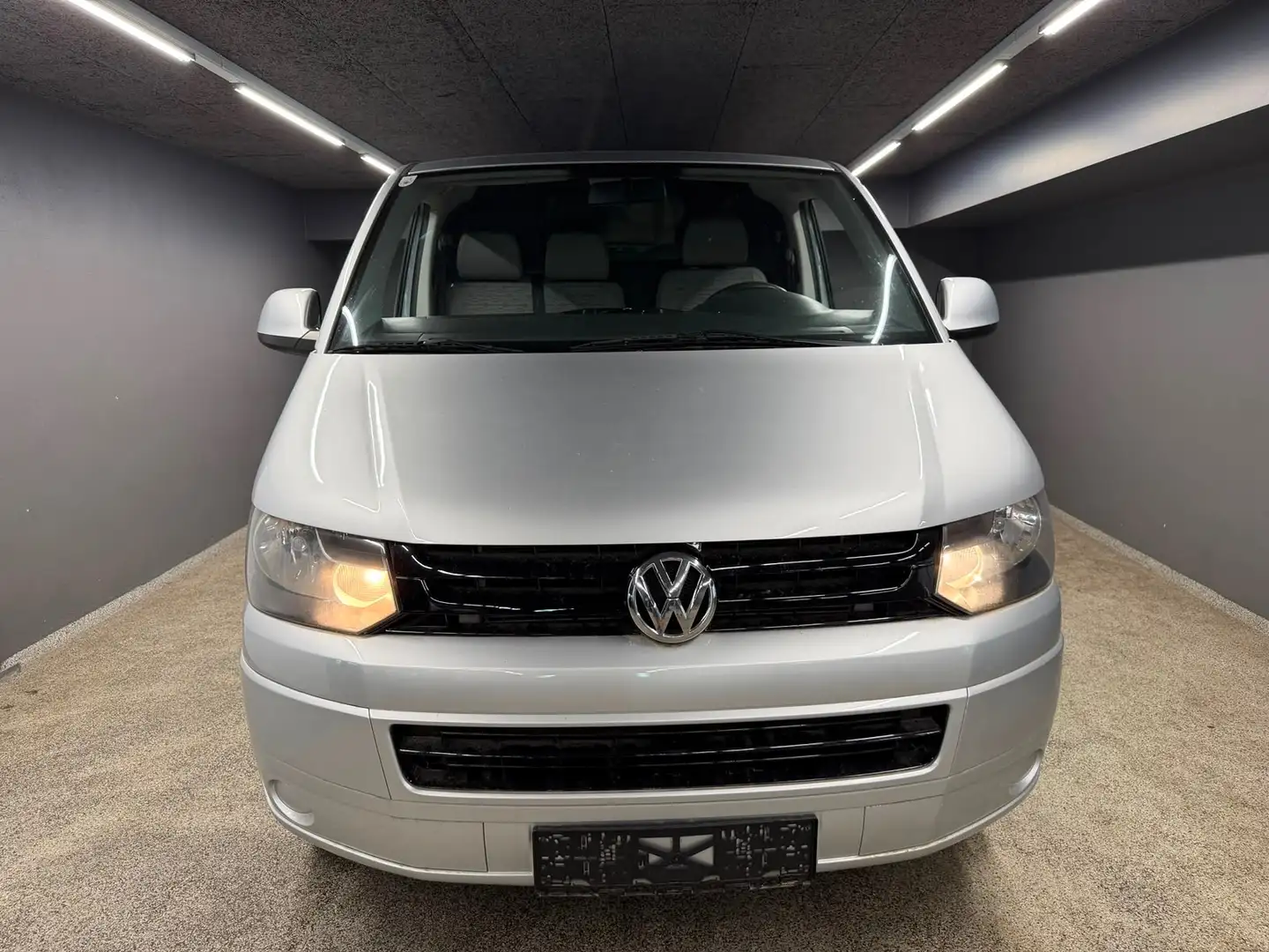 Volkswagen T5 Transporter Kasten lang 4Motion Grau - 2