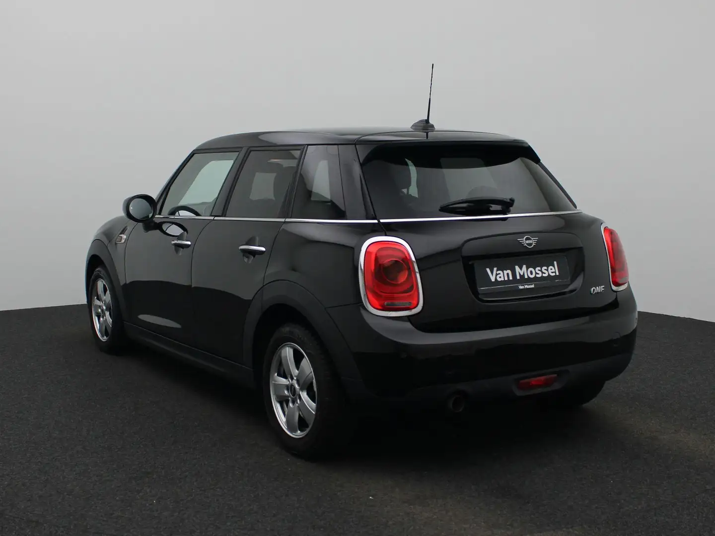 MINI One Mini 5 door | Navigatie | Cruise Control | Climate Zwart - 2
