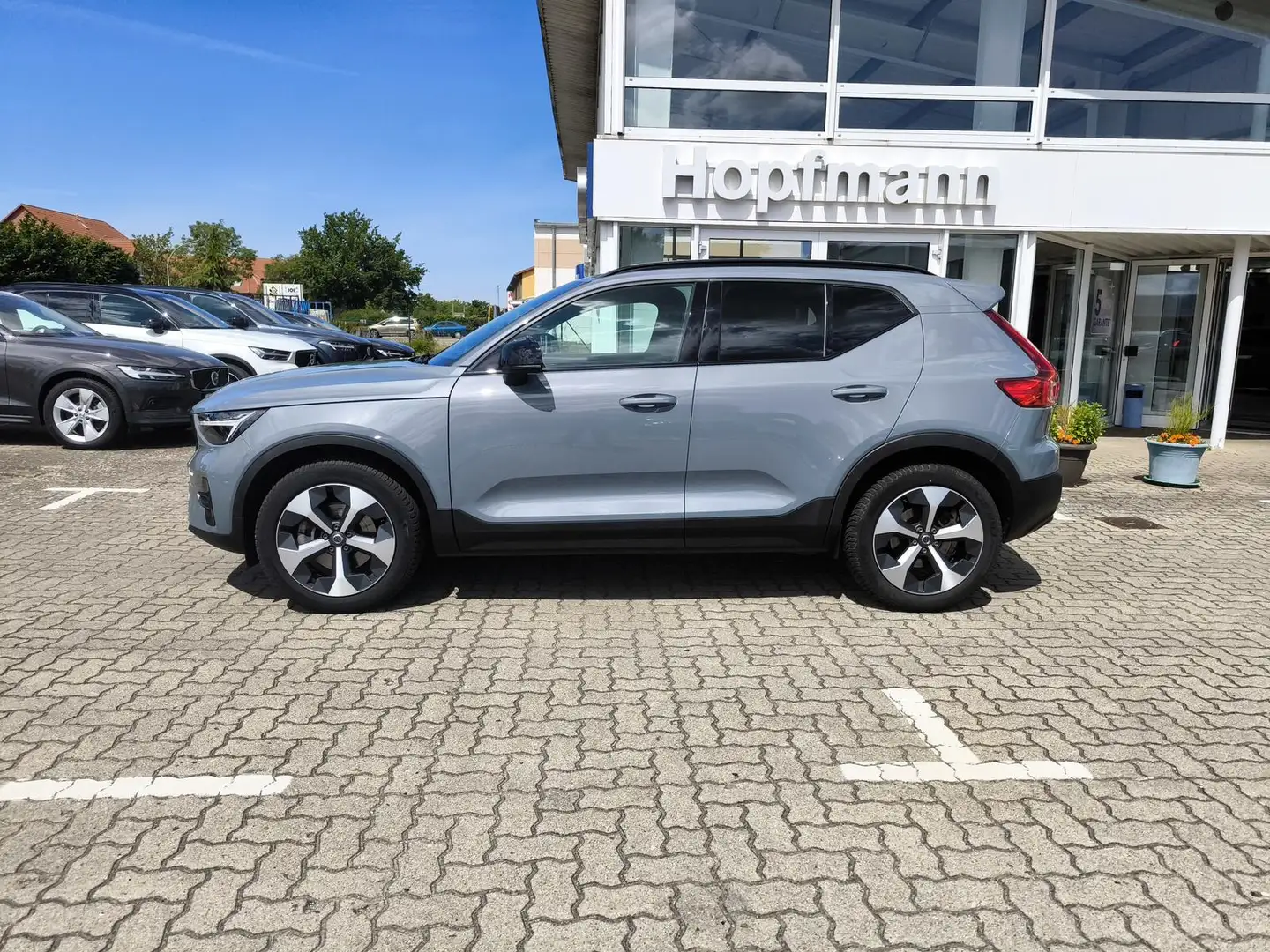 Volvo XC40 B3 (Benzin) Plus Dark/AHK/ACC Gri - 2