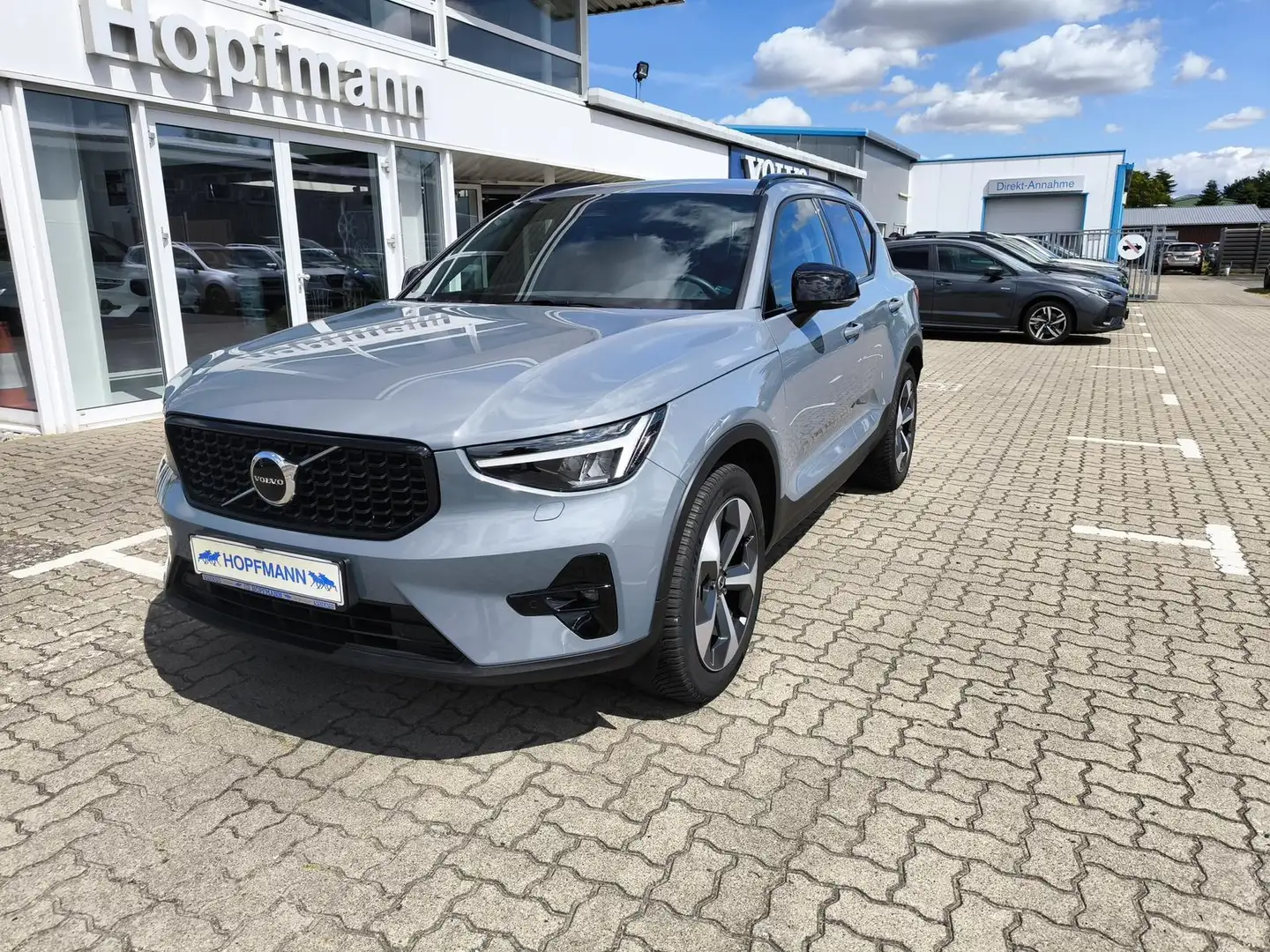 Volvo XC40 B3 (Benzin) Plus Dark/AHK/ACC Gri - 1