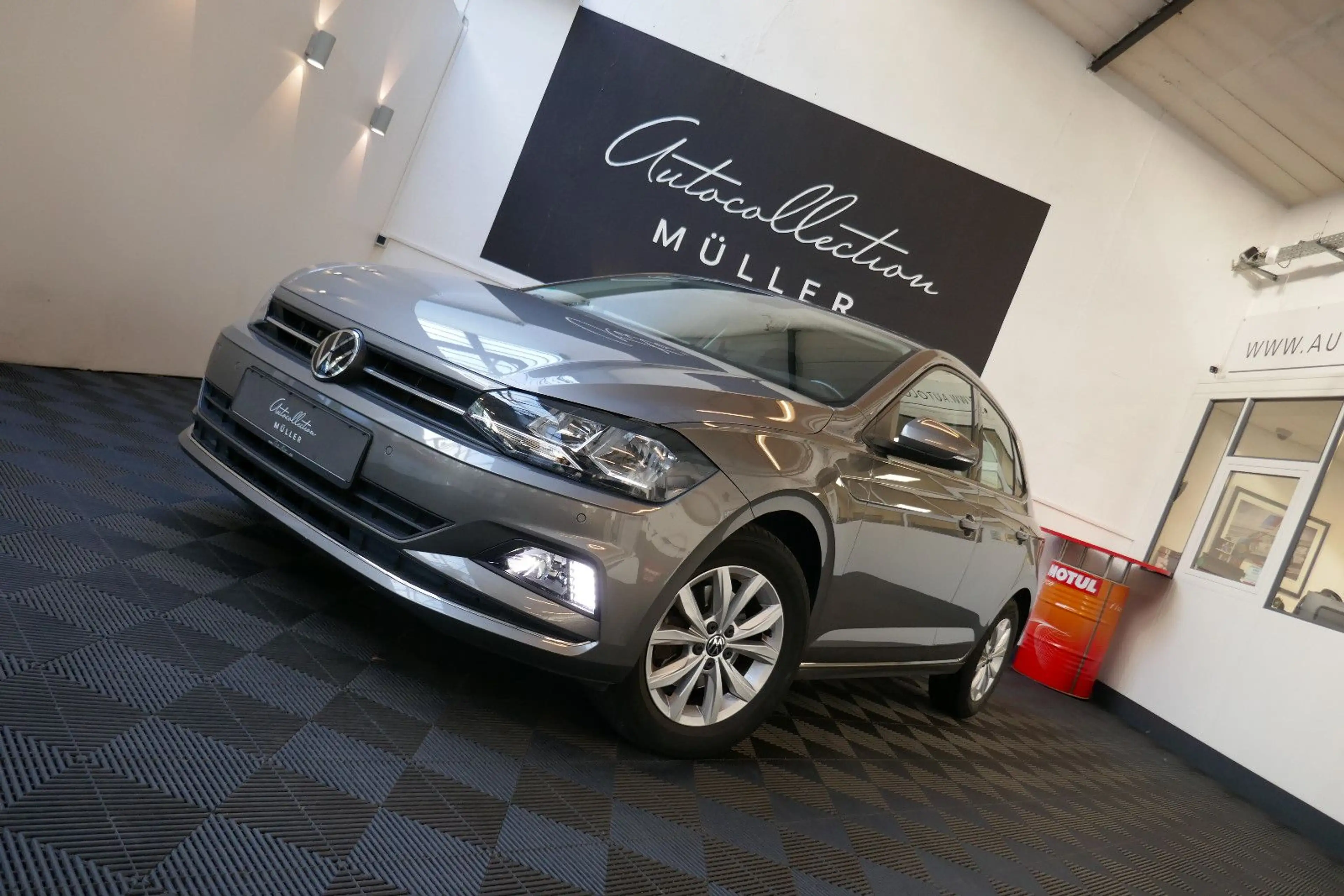 Volkswagen Polo VI Highline *NUR 59tkm*2.Hd.*AUTOMATIK*