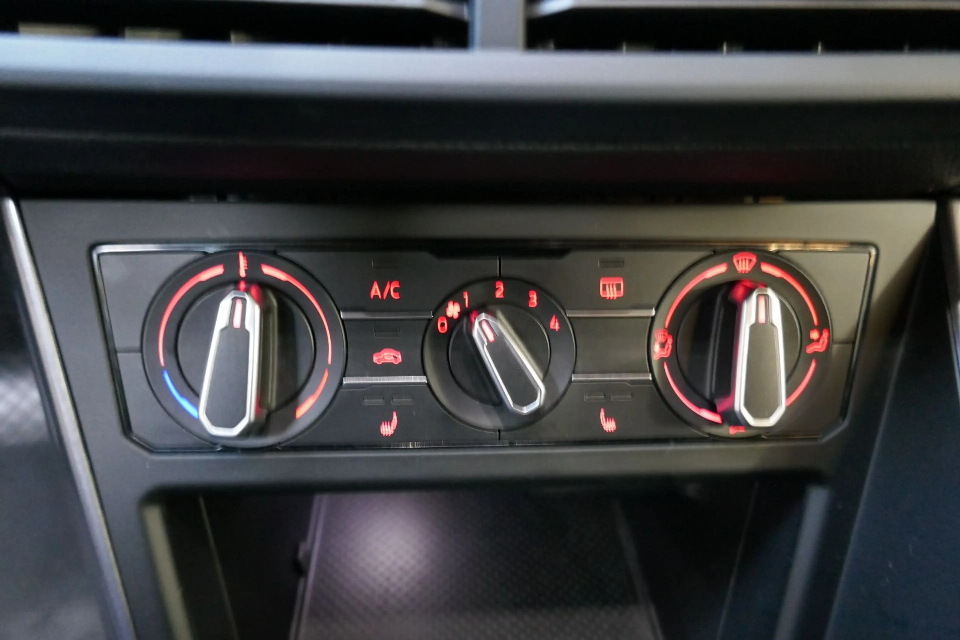 Volkswagen Polo VI Highline *NUR 59tkm*2.Hd.*AUTOMATIK* — photo 15