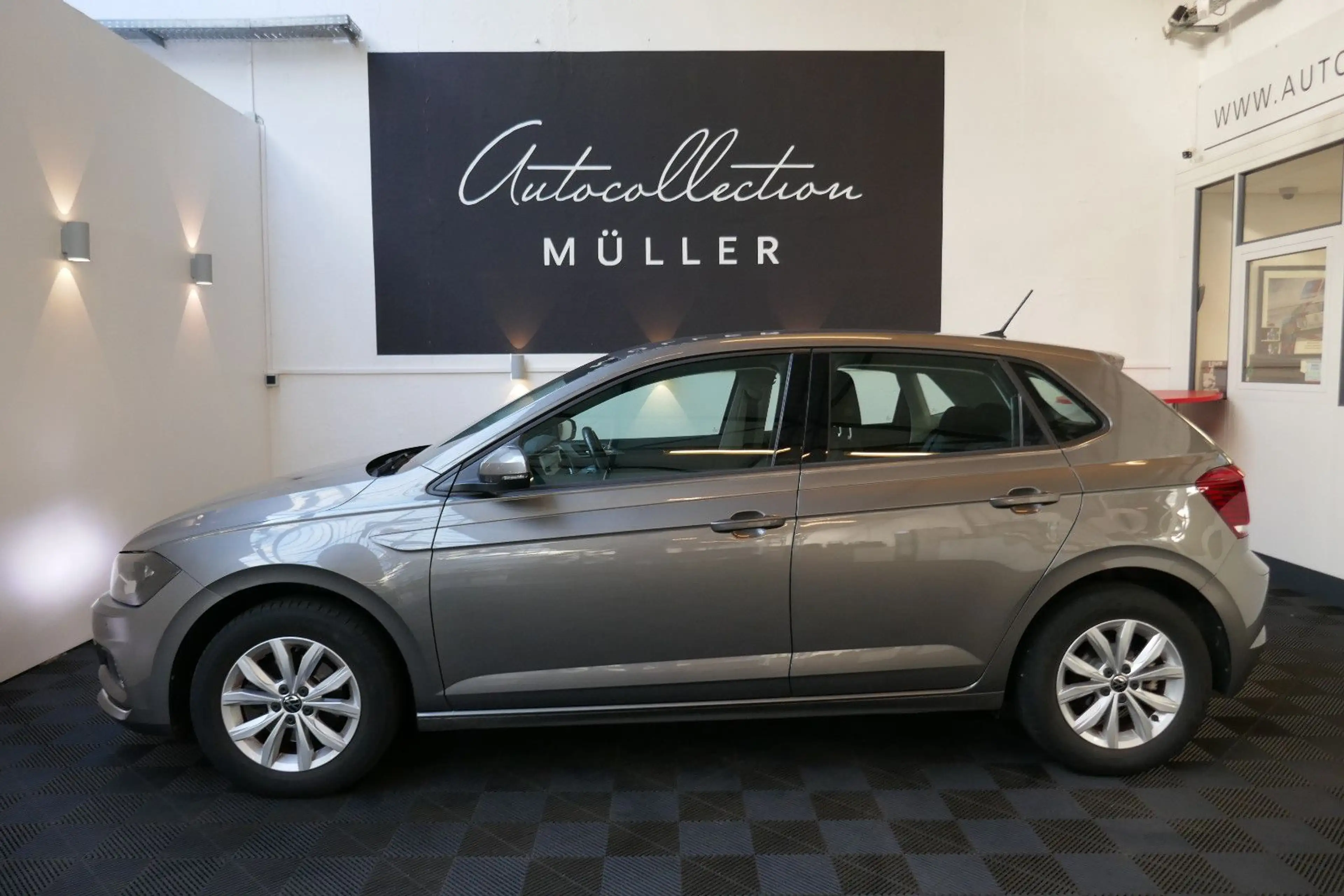 Volkswagen Polo VI Highline *NUR 59tkm*2.Hd.*AUTOMATIK* — photo 6