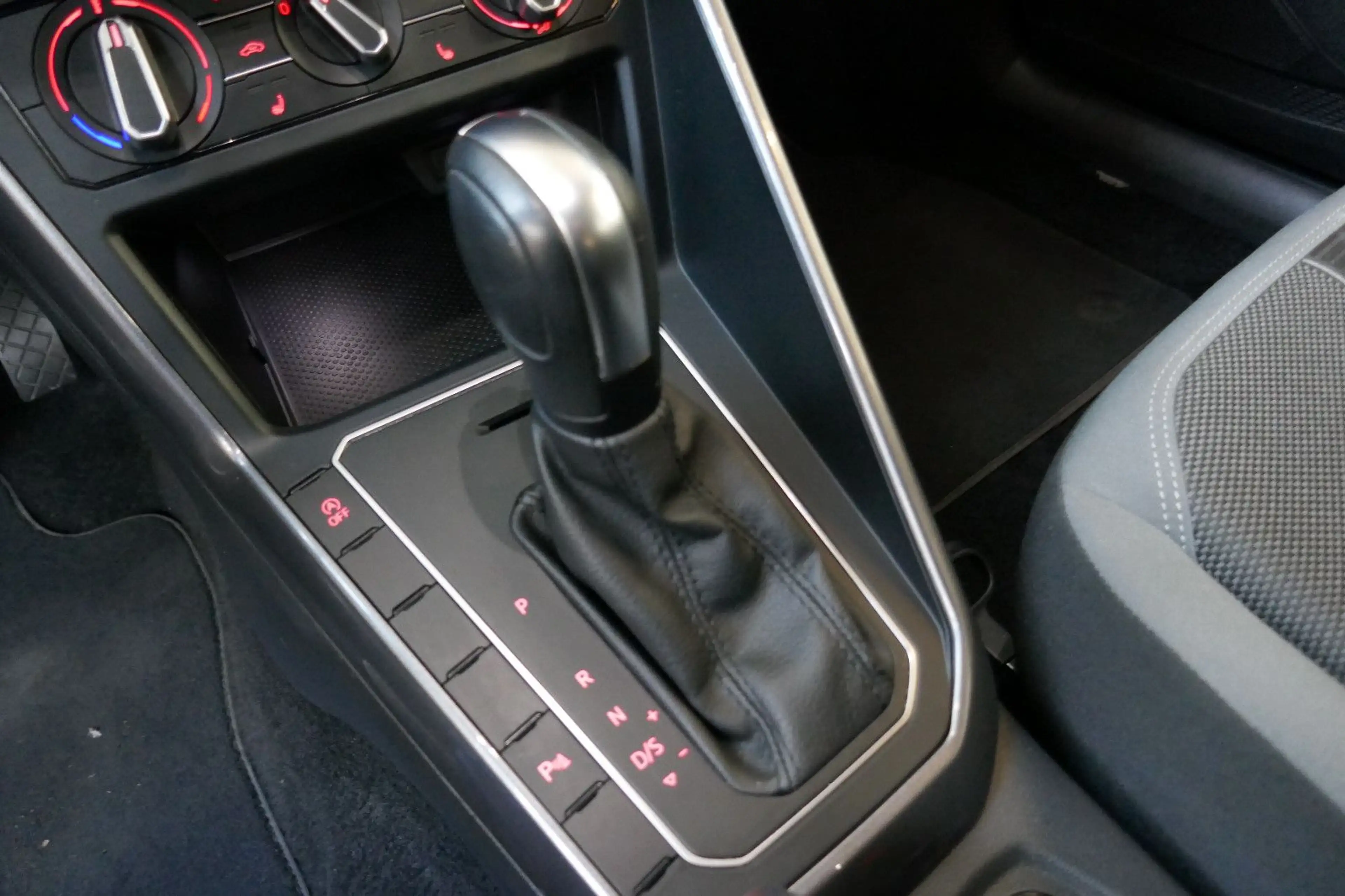 Volkswagen Polo VI Highline *NUR 59tkm*2.Hd.*AUTOMATIK* — photo 10