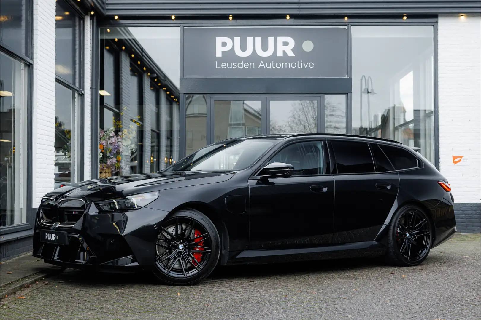 BMW M5 Touring 4.4 V8 xDrive M-Drivers Pack Pano - Bowers Schwarz - 1