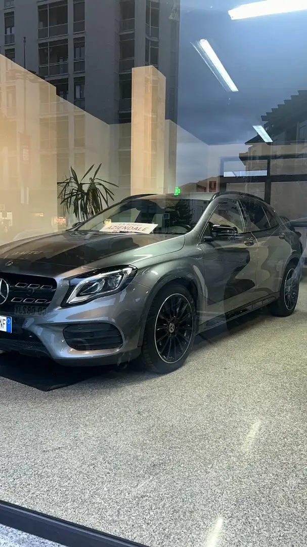 Mercedes-Benz GLA 200 Premium auto versione night edition - 1