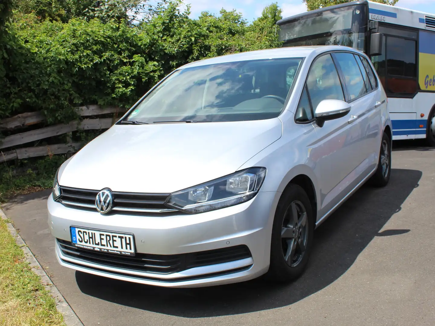 Volkswagen Touran Trendline BMT, HU+AU NEU, 68.800 km, 7 Sitze, AHK Silber - 1