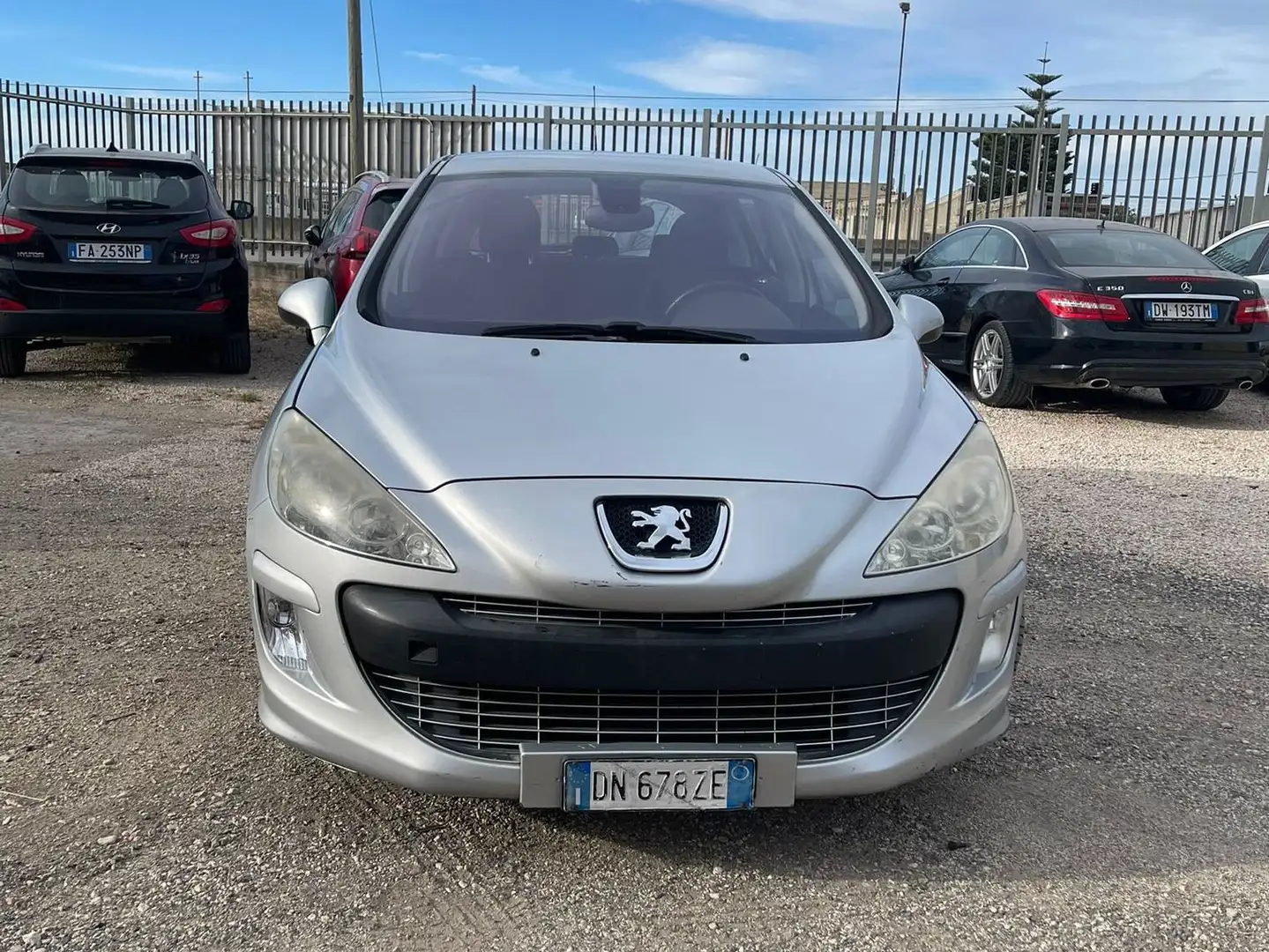 Peugeot 308 5p 1.6 hdi 16v Feline 110cv fap Grigio - 2