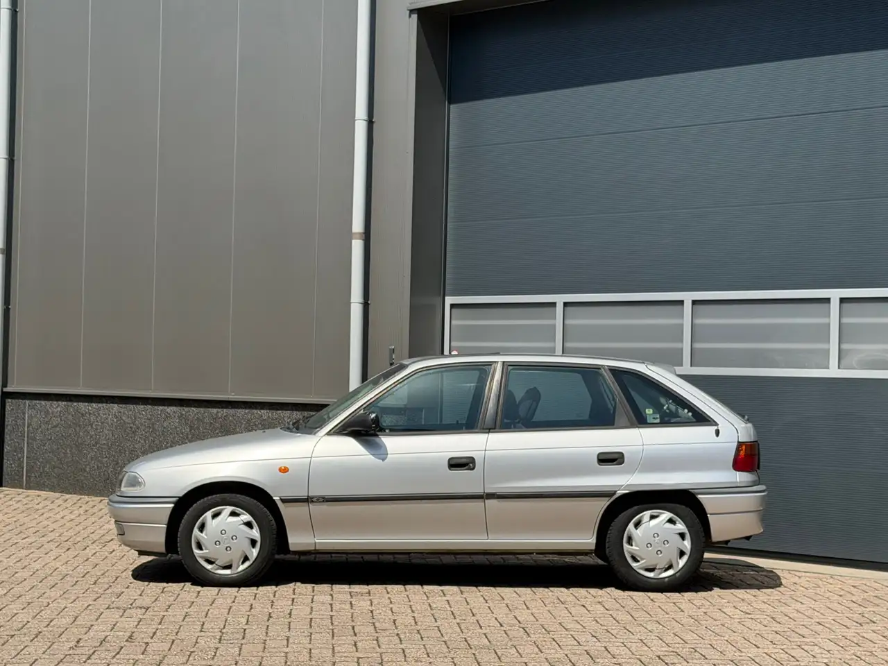 Opel Astra 1.6i Edition bj.1998 Autom|5 Drs|Nap., foto 2
