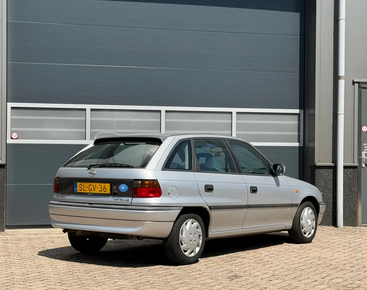 Opel Astra 1.6i Edition bj.1998 Autom|5 Drs|Nap., foto 5
