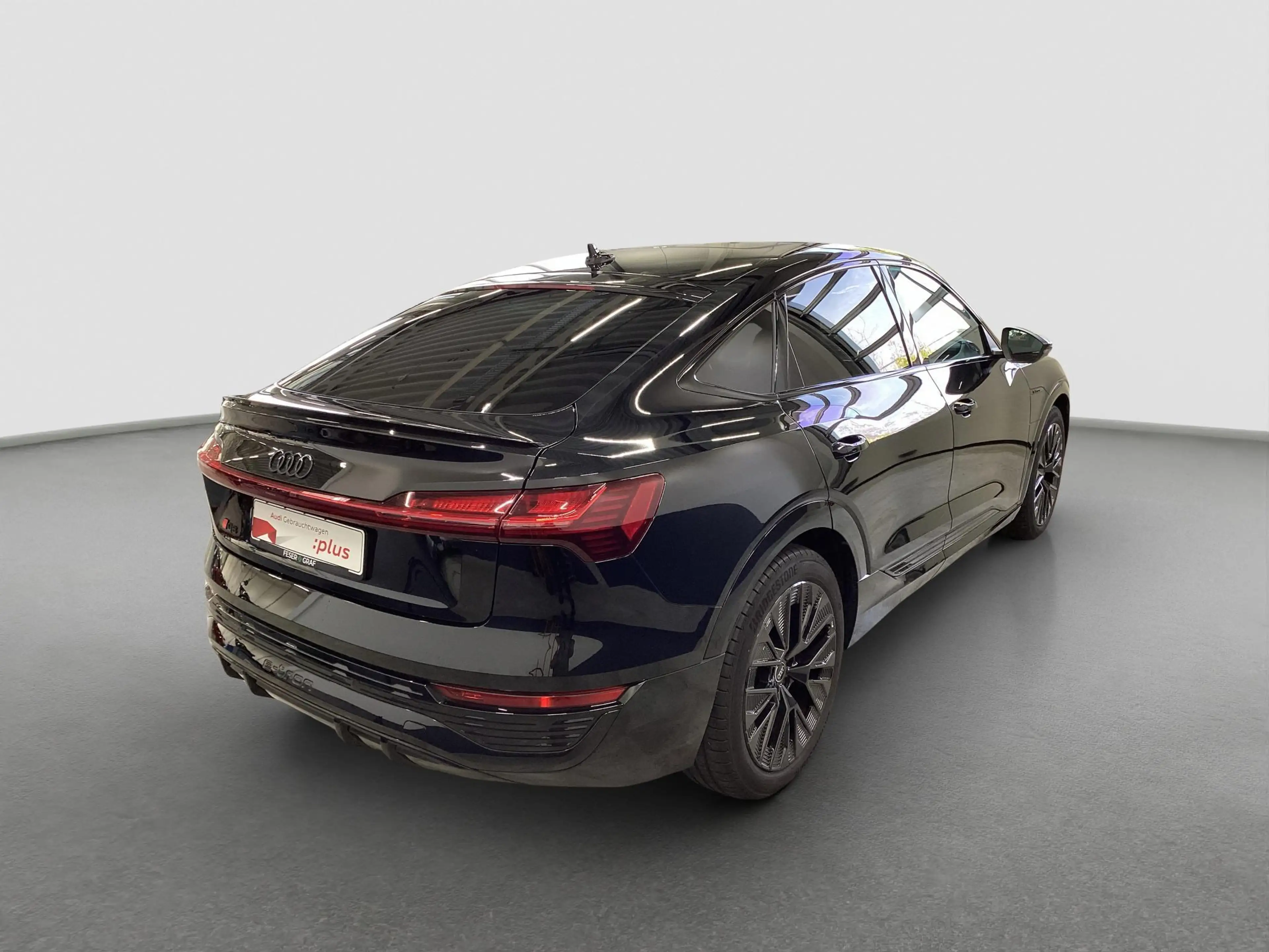 Audi Q8 Sportback e-tron S line 55 Pano AHK B&O Matrix — photo 4