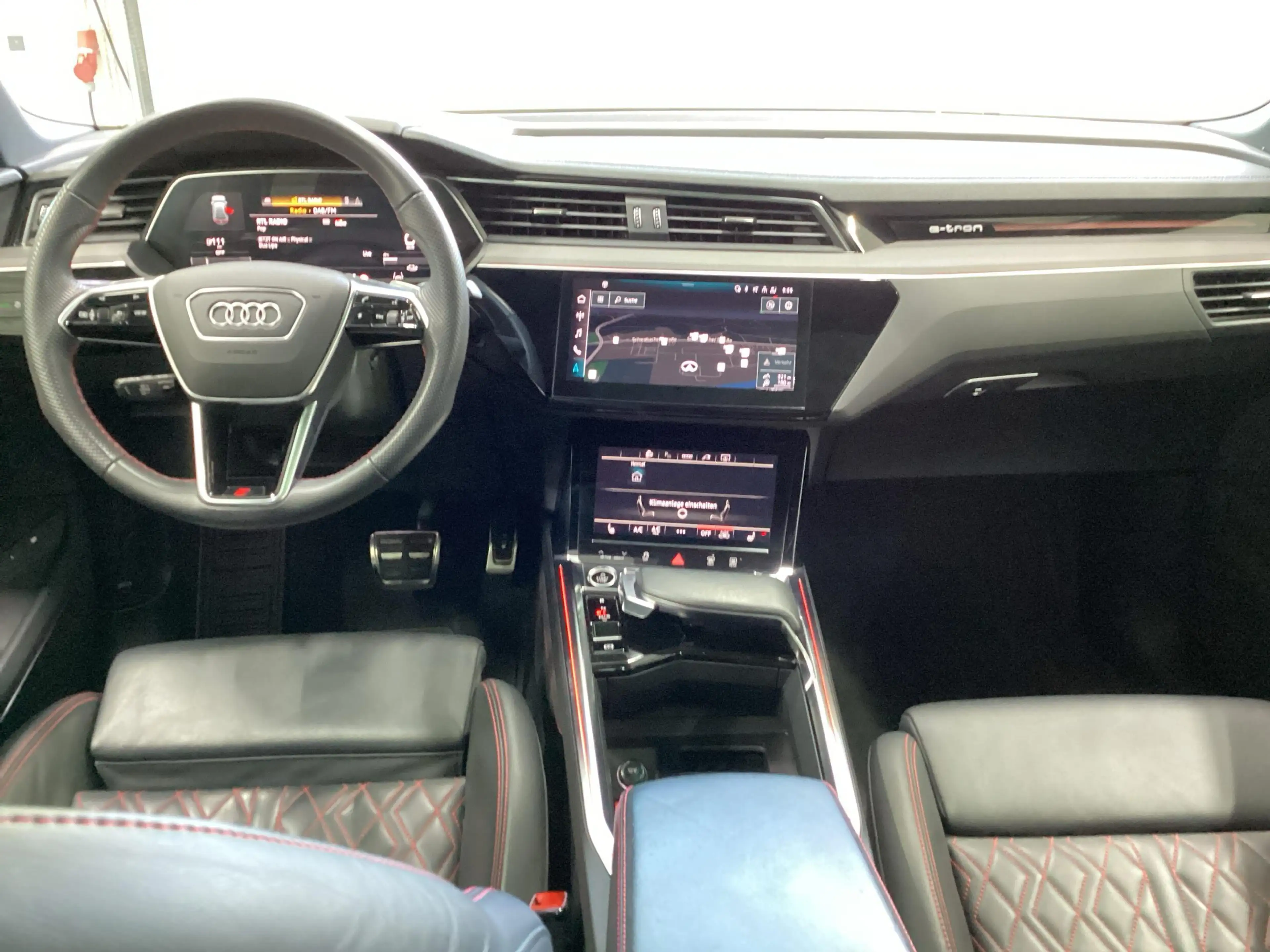 Audi Q8 Sportback e-tron S line 55 Pano AHK B&O Matrix — photo 9