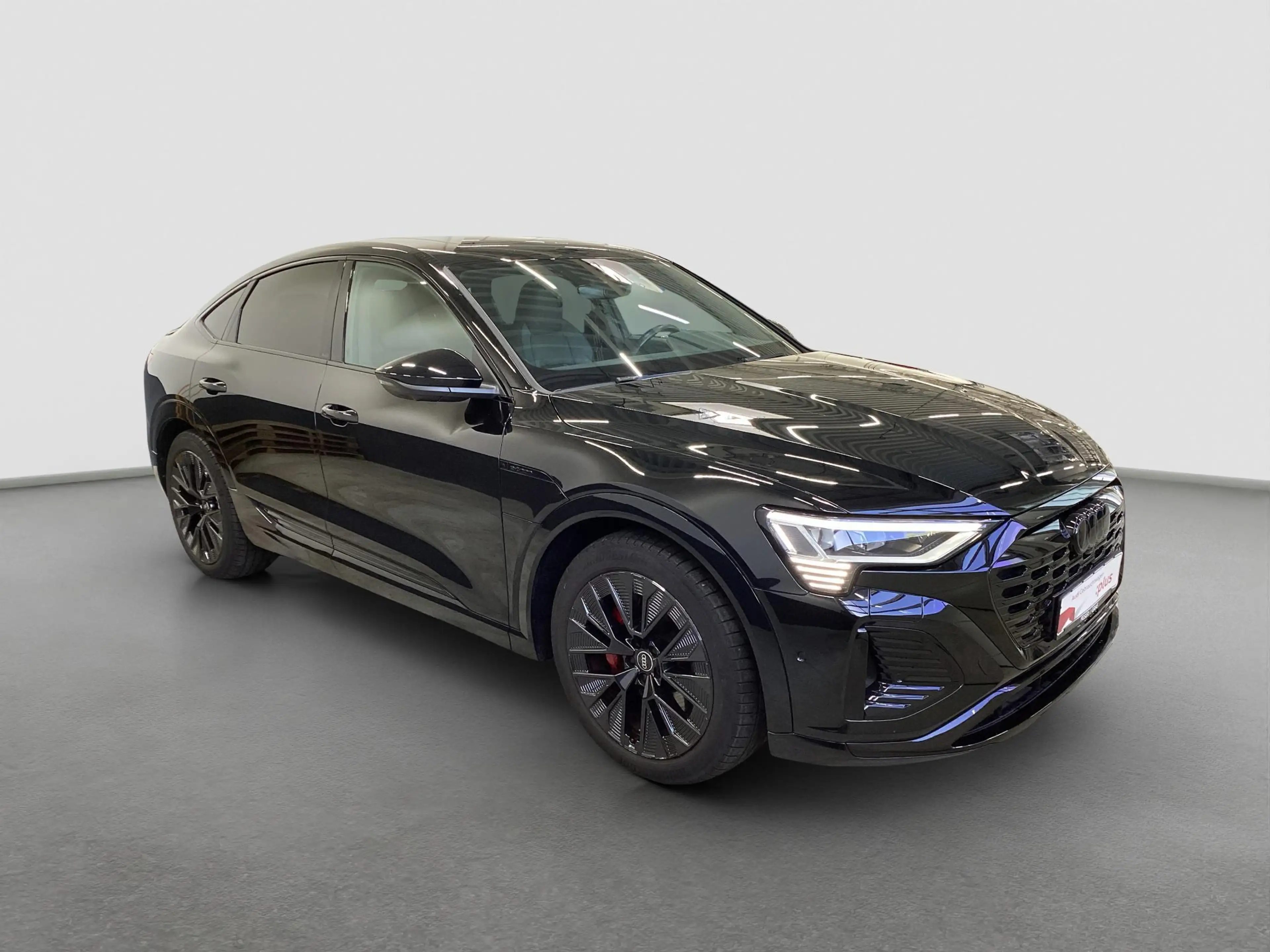 Audi Q8 Sportback e-tron S line 55 Pano AHK B&O Matrix — photo 3