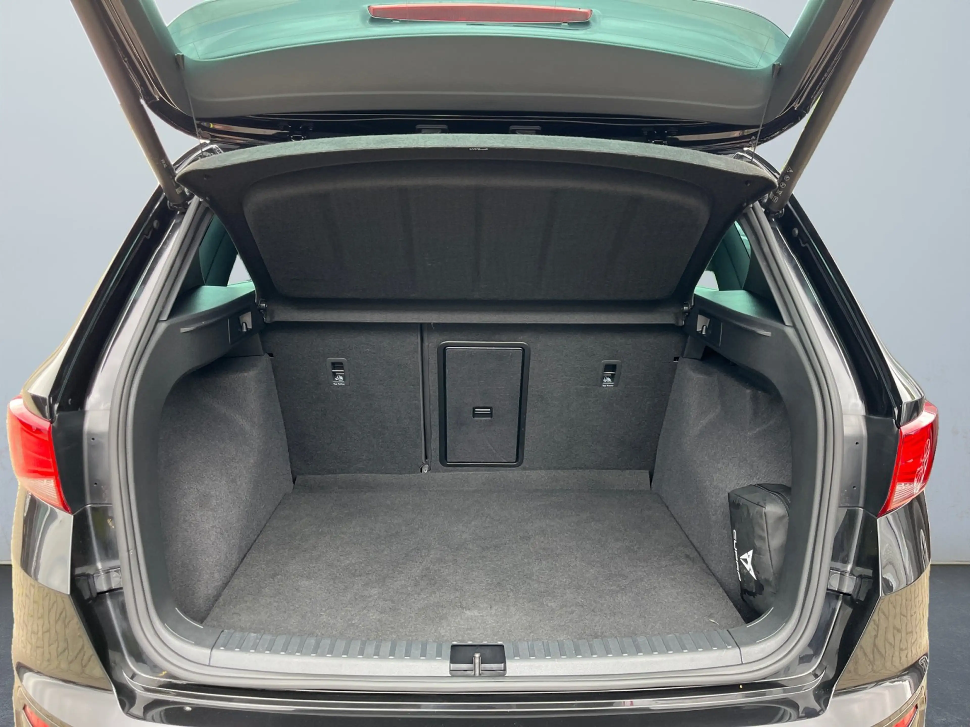 CUPRA Ateca 2.0 TSI 4Drive DSG Beats Soundsystem — photo 14