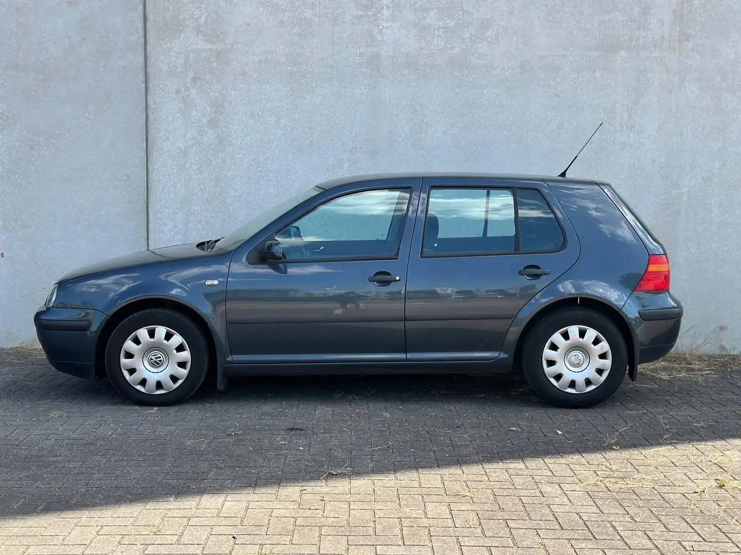 Volkswagen Golf 1.6-16V NAP Airco 5-drs Cruise D-riem vv Blauw - 2