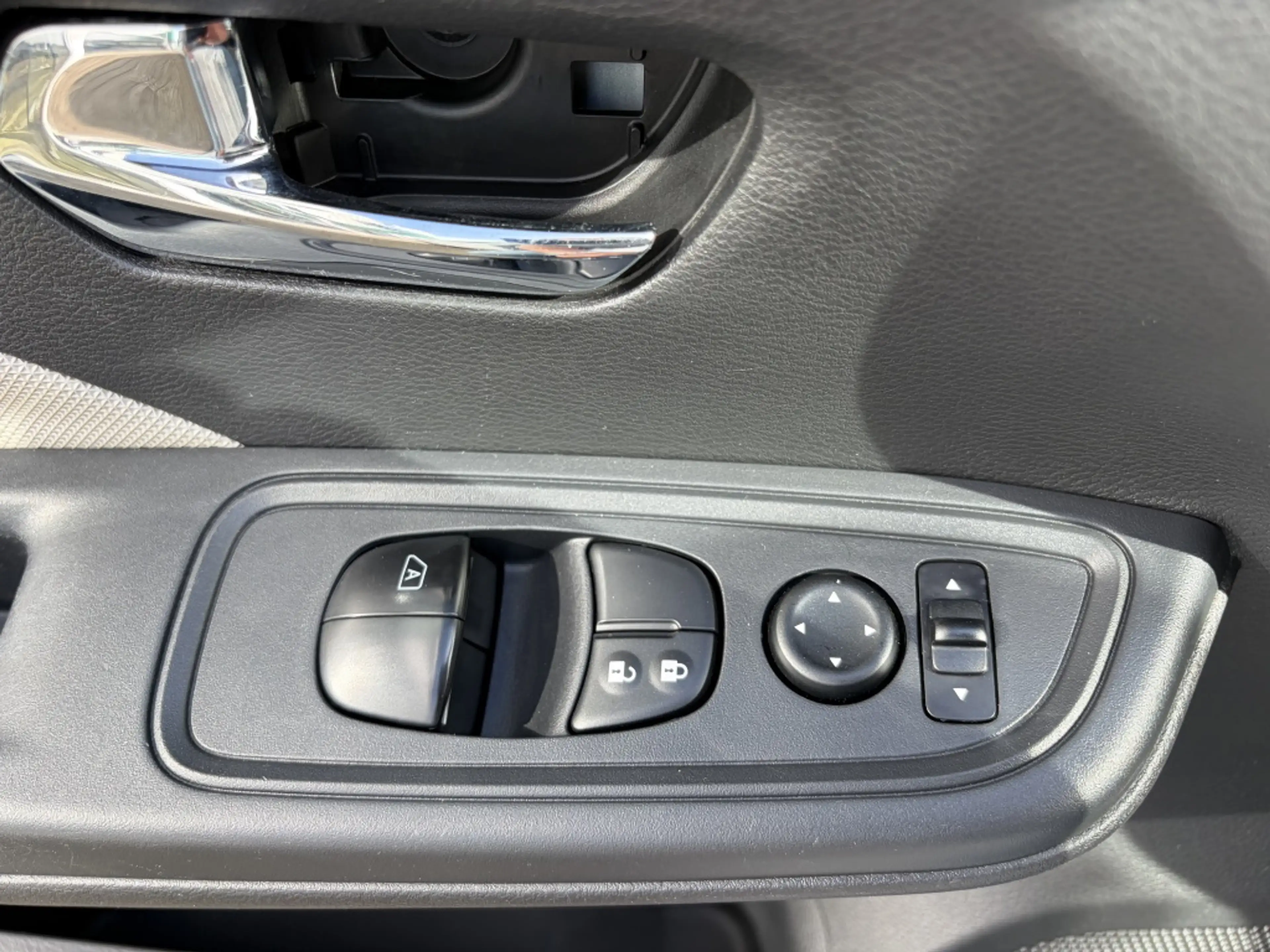 Nissan Micra 1.0L Acenta, Airco, LM velg — photo 15