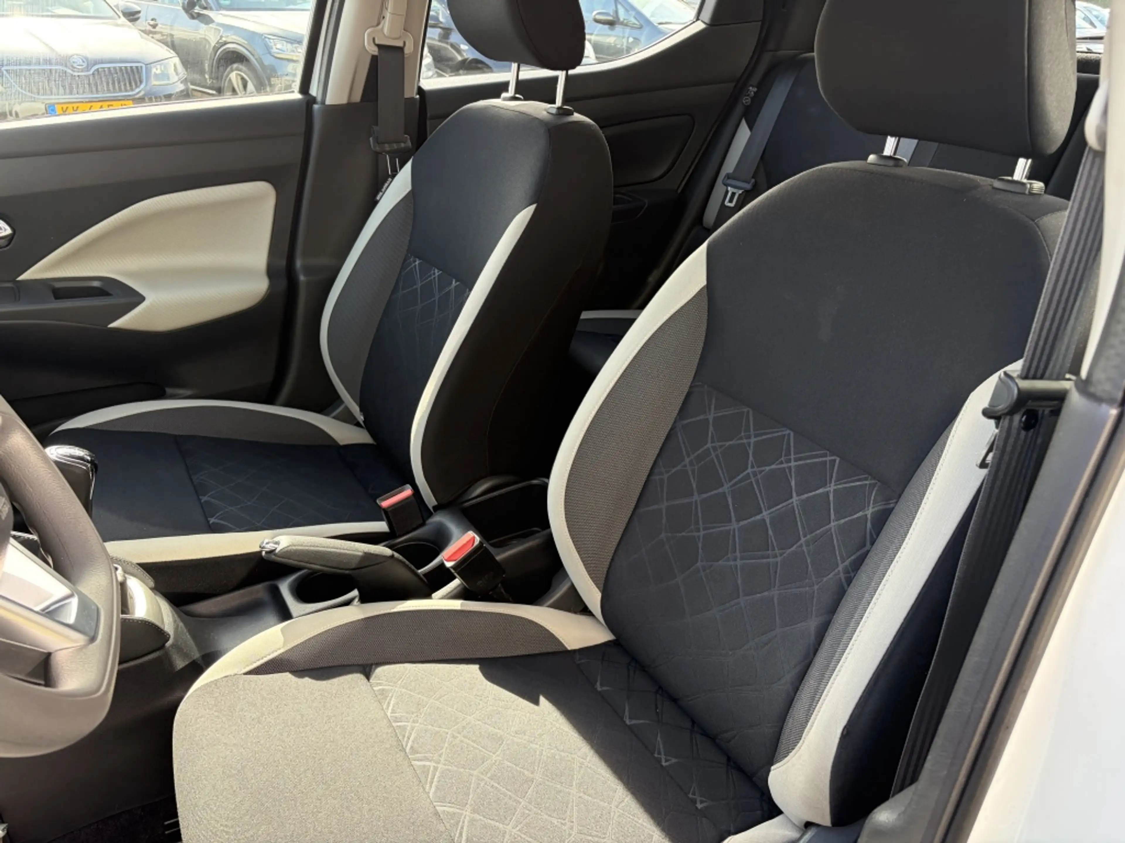 Nissan Micra 1.0L Acenta, Airco, LM velg — photo 12