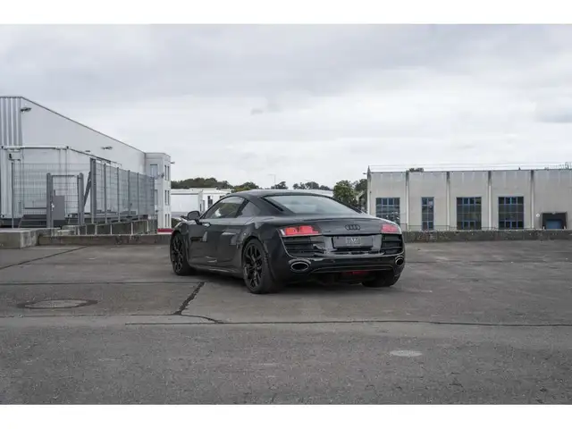 Audi R8 Coupe 5.2 FSI quattro