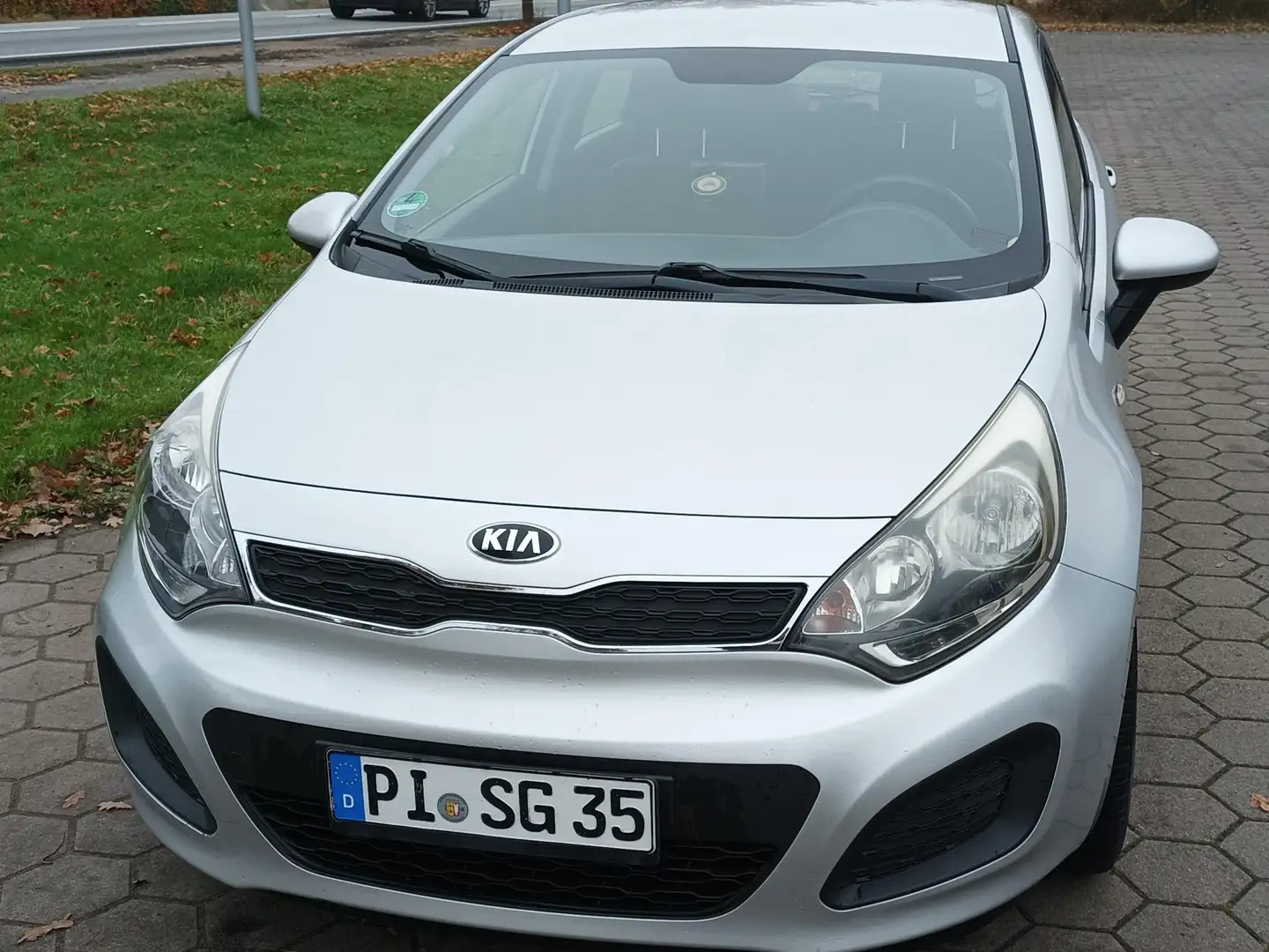 Kia Rio Rio 1.4 eco dynamics Silber - 2