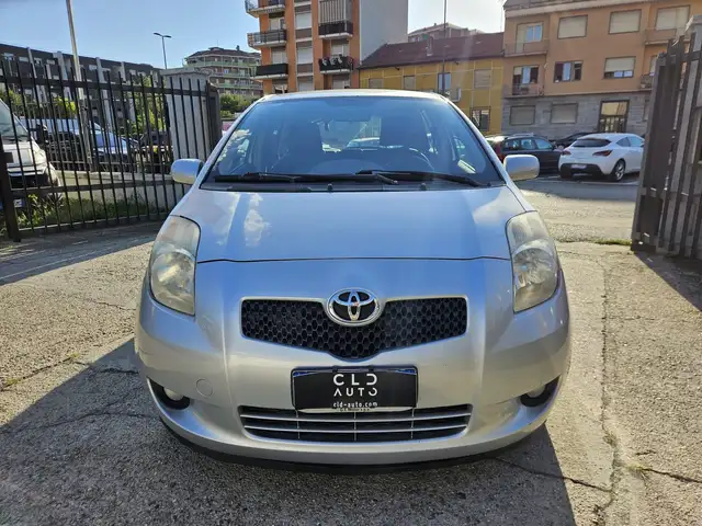 Toyota Yaris view 2