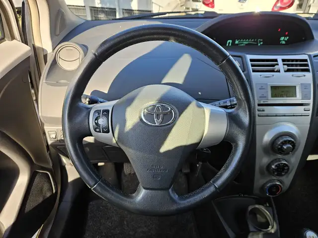Toyota Yaris view 11