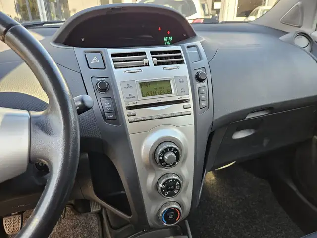Toyota Yaris view 12