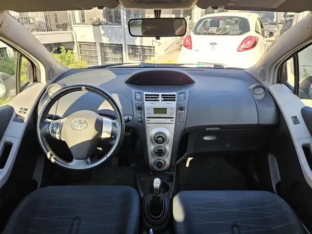 Toyota Yaris view 7