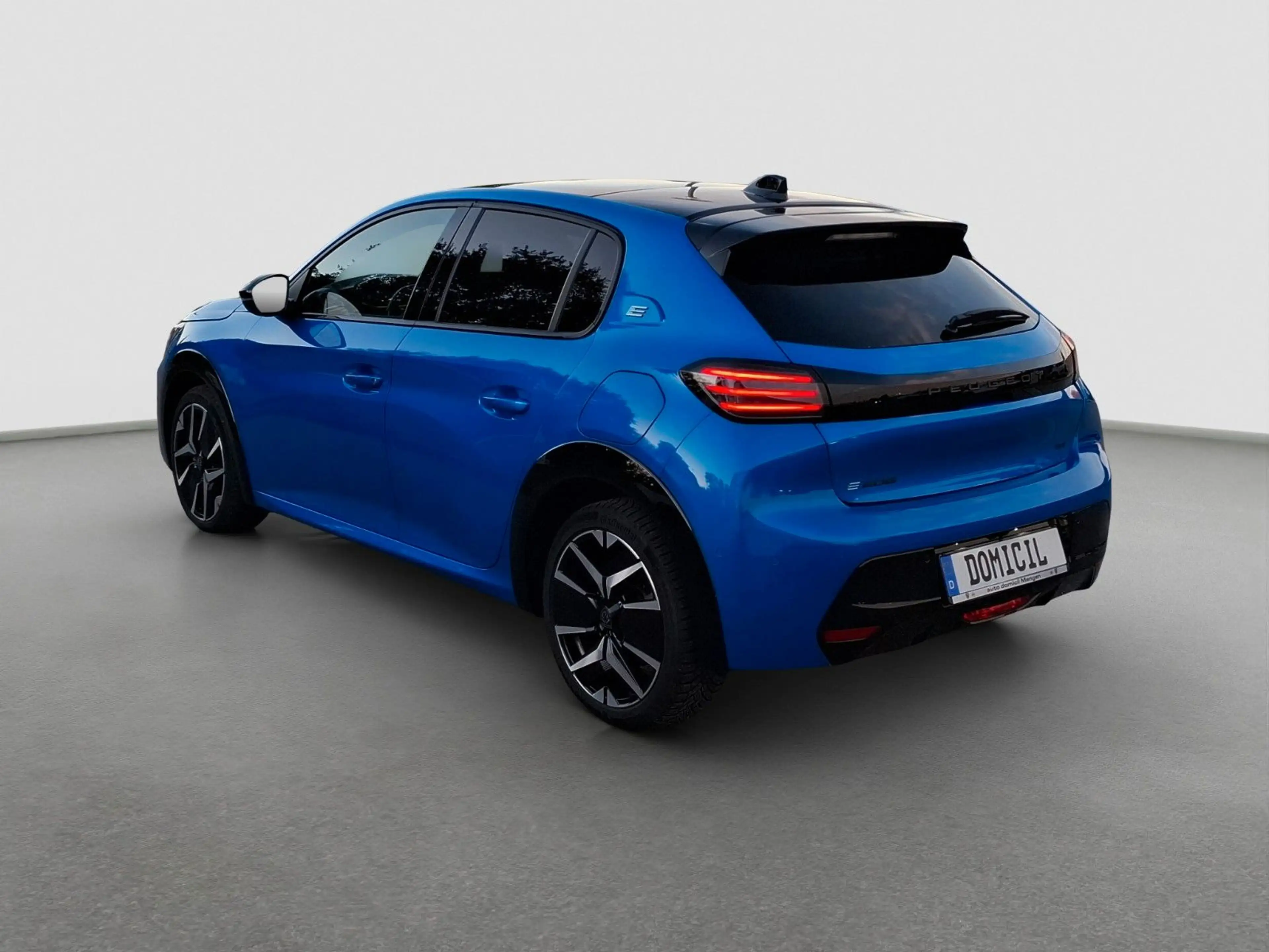 Peugeot 208 e- GT — photo 7