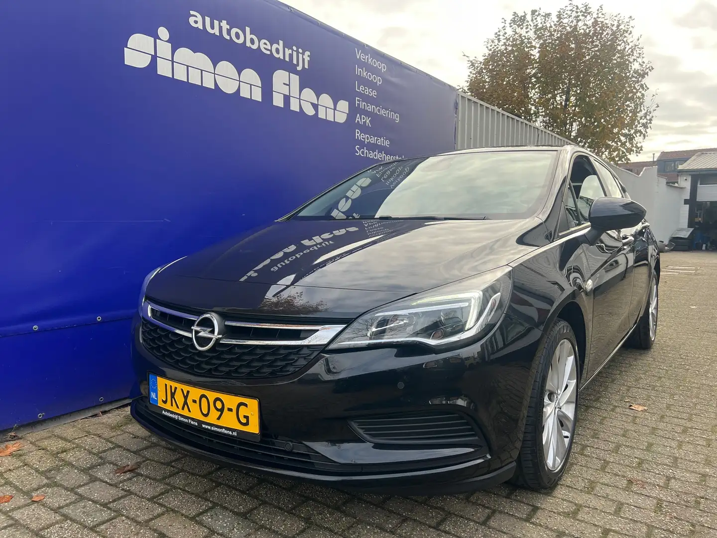 Opel Astra 1.0 Innovation Noir - 1