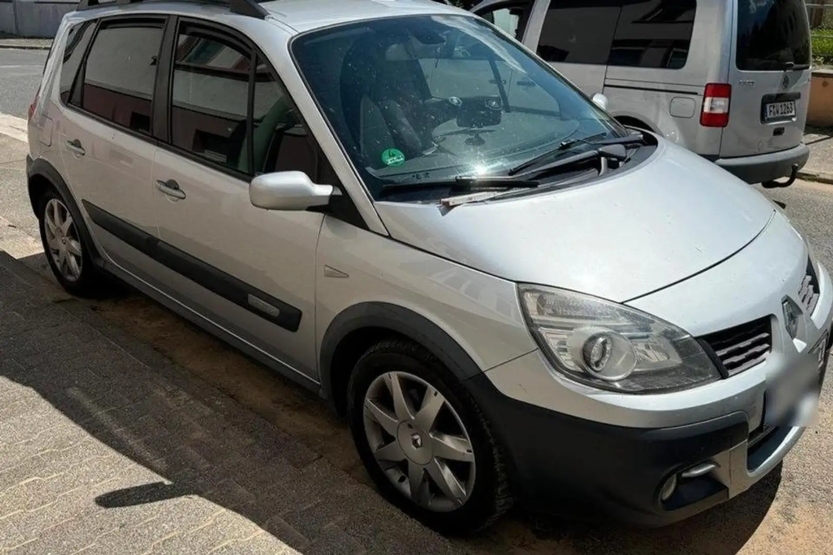 Renault Scenic Scenic 1.9 dCi FAP Conquest Grau - 1
