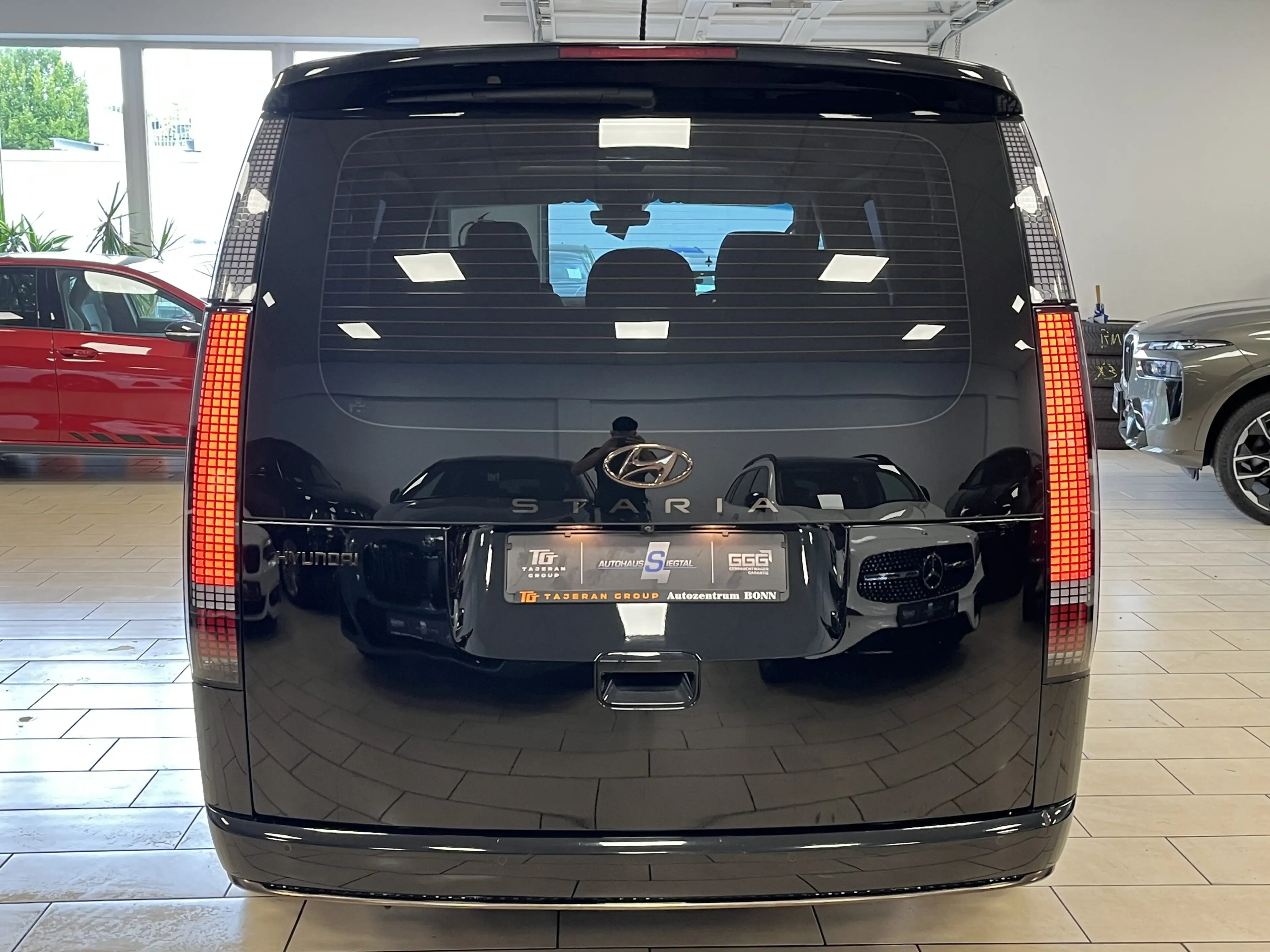 Hyundai STARIA Signature Leder*S-Dach*360Cam*4xSHZ*BOSE — photo 9