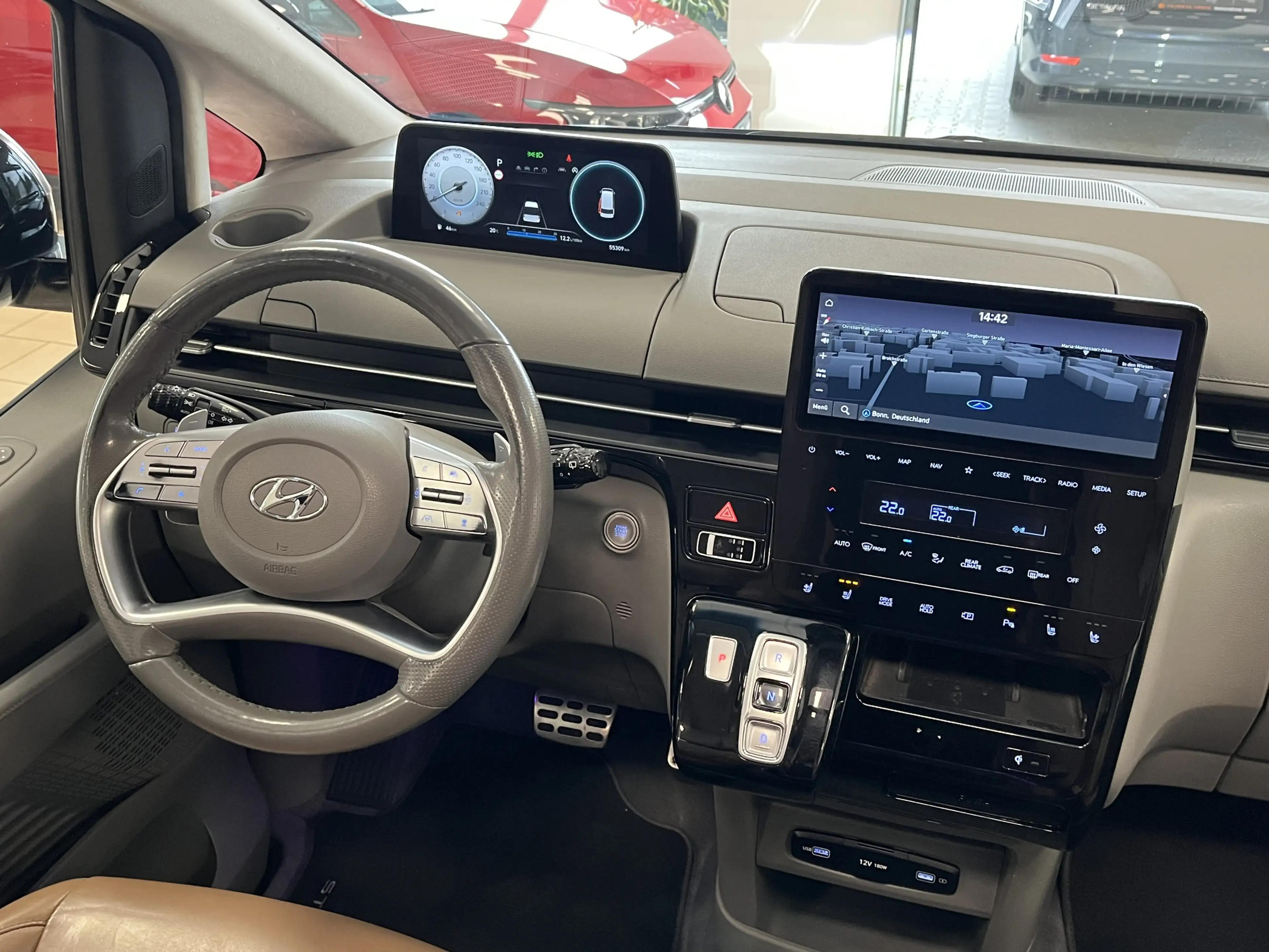 Hyundai STARIA Signature Leder*S-Dach*360Cam*4xSHZ*BOSE — photo 14