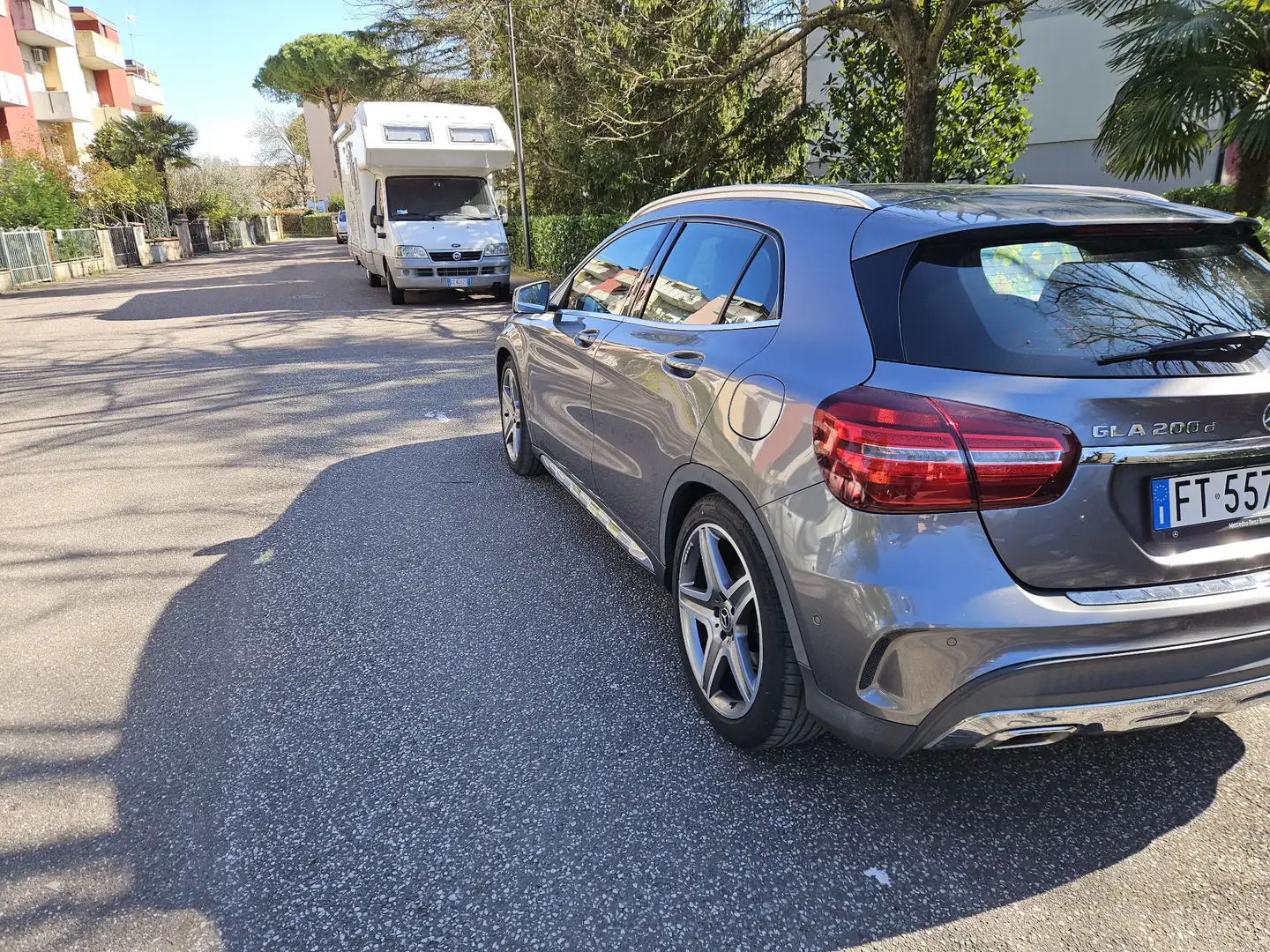 Mercedes-Benz GLA 200 GLA-X156+2017d+Premium Grigio - 1