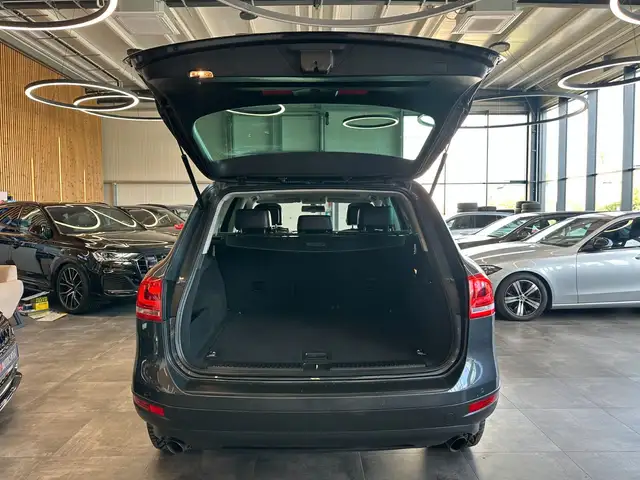 Volkswagen Touareg view 28