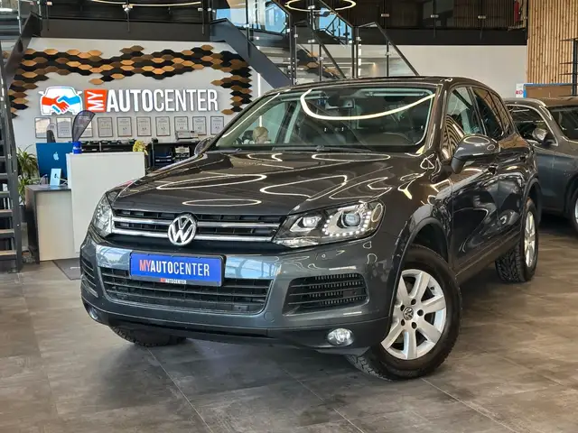 2014 Volkswagen Touareg in Grey for sale