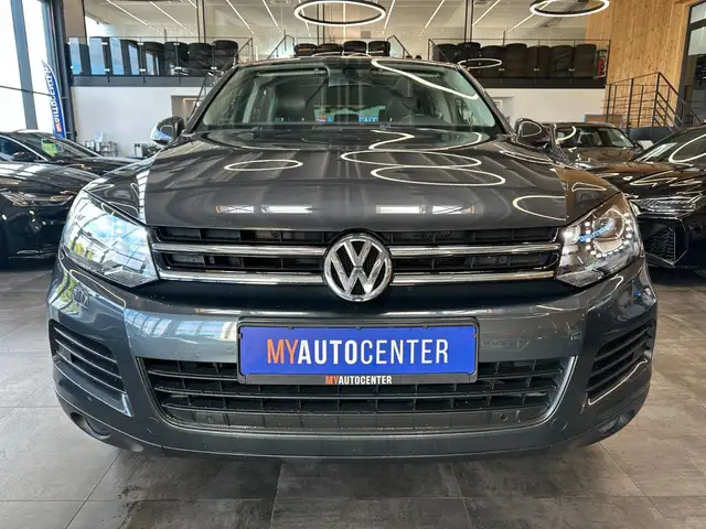 Volkswagen Touareg view 20