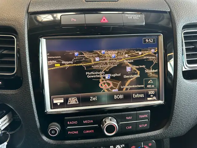 Volkswagen Touareg view 14