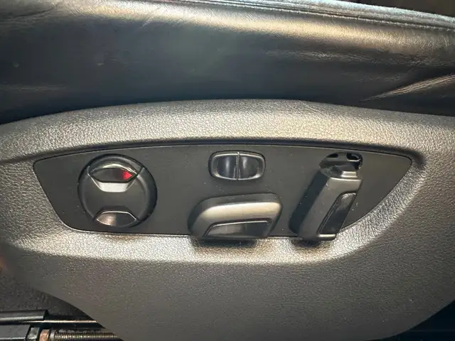 Volkswagen Touareg view 9
