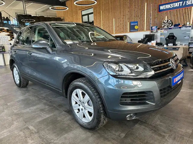 Volkswagen Touareg view 18