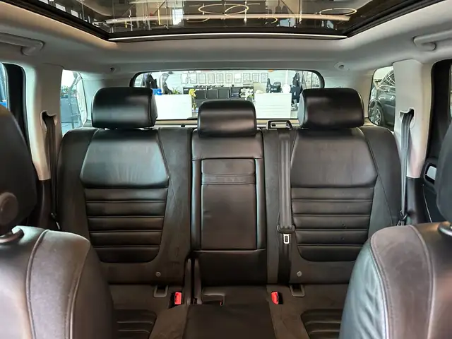 Volkswagen Touareg view 11