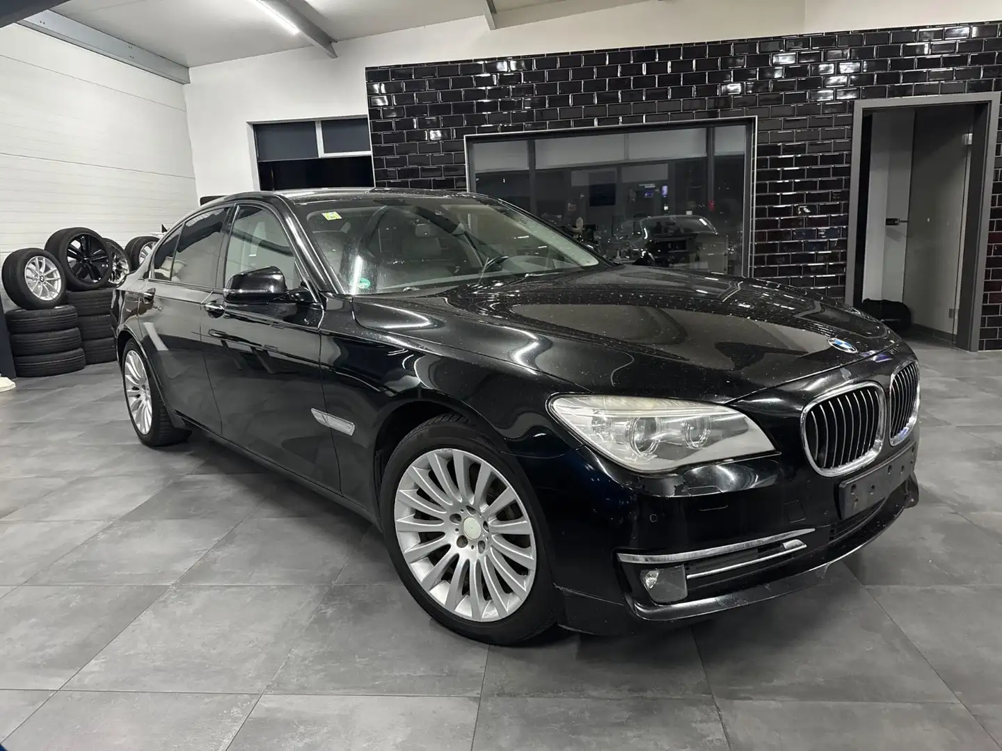 BMW 730 Baureihe 7 730d xDrive Negro - 1