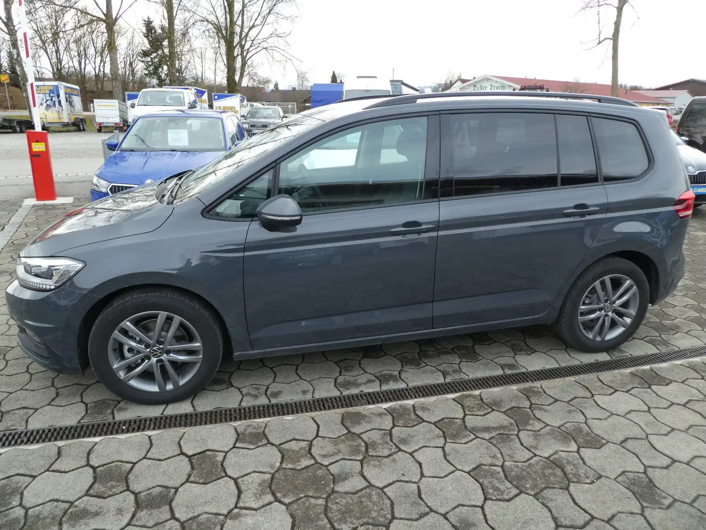 Volkswagen Touran Comfortline 1,5 TSI Family ACC+Kamera+App Gris - 2