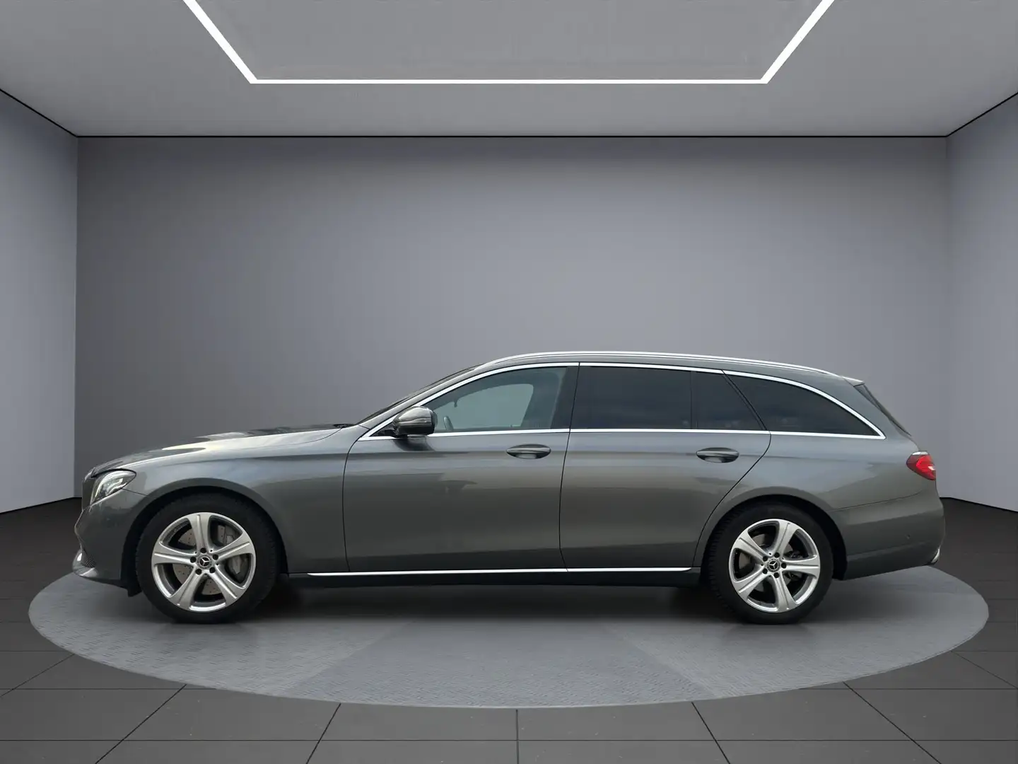 Mercedes-Benz E 350 d T  4-Matic | Avantgarde-Ausstattung Grau - 2
