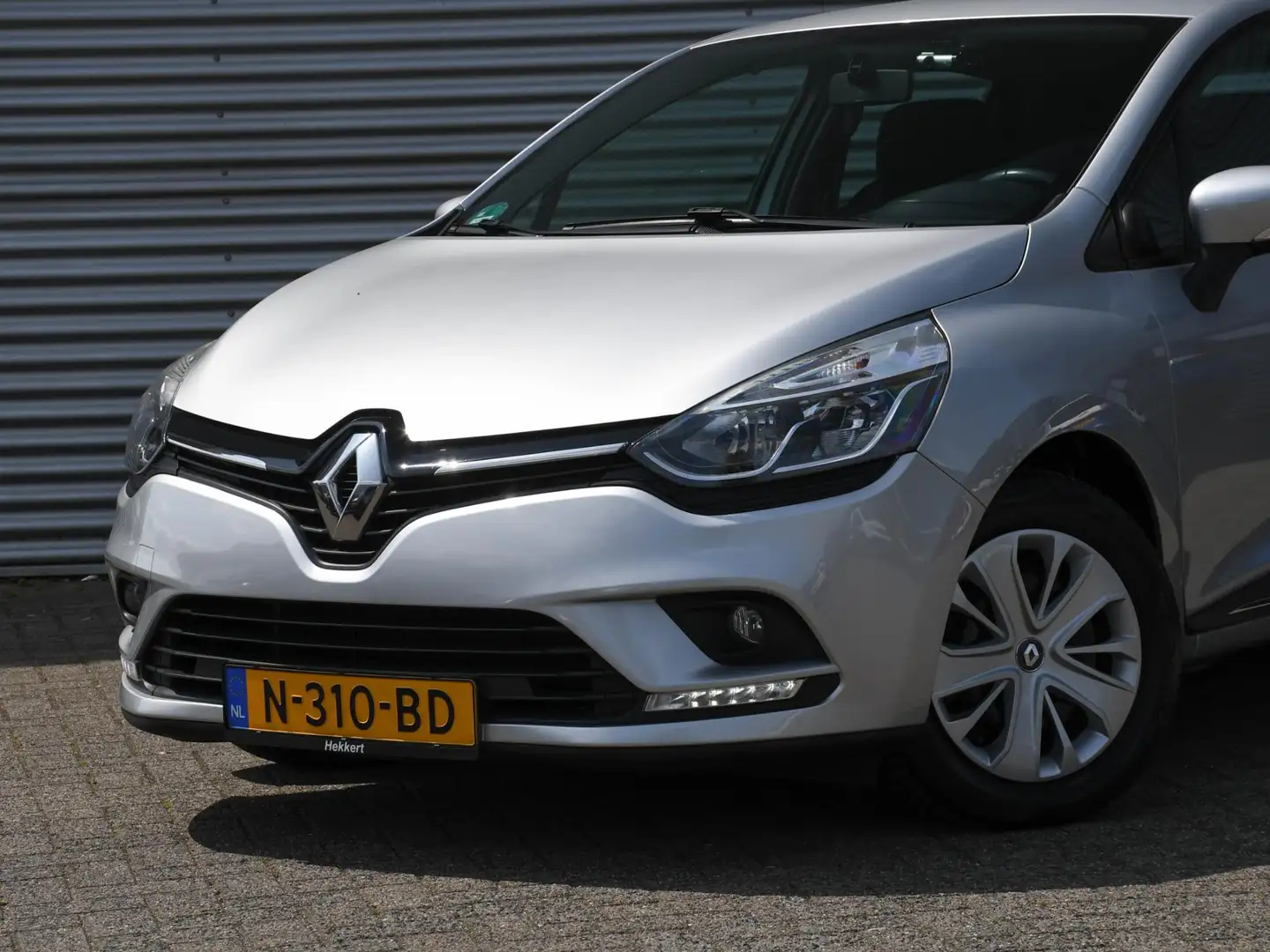 Renault Clio Zen 0.9 TCe 90pk DAB | CRUISE | USB | ALL SEASON | Grau - 2