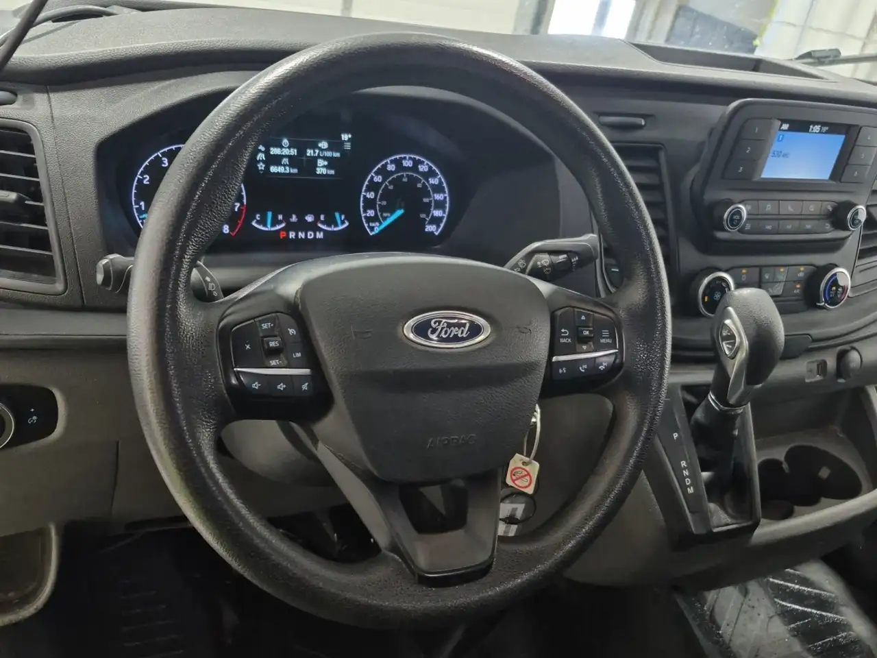 Ford Transit Cargo Van снимка Ford Transit Cargo Van