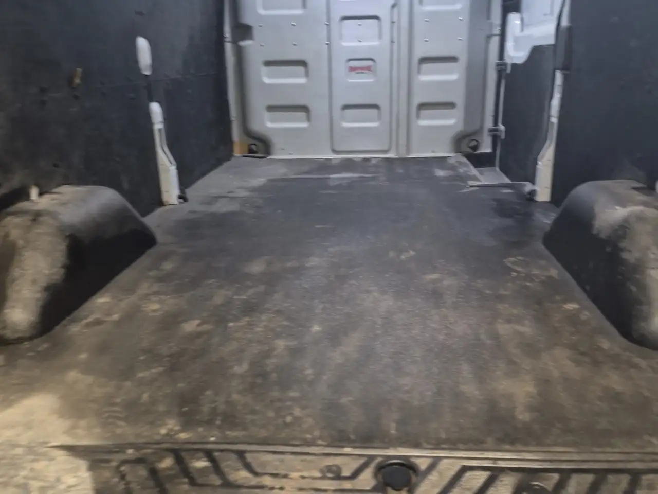 Ford Transit Cargo Van снимка Ford Transit Cargo Van
