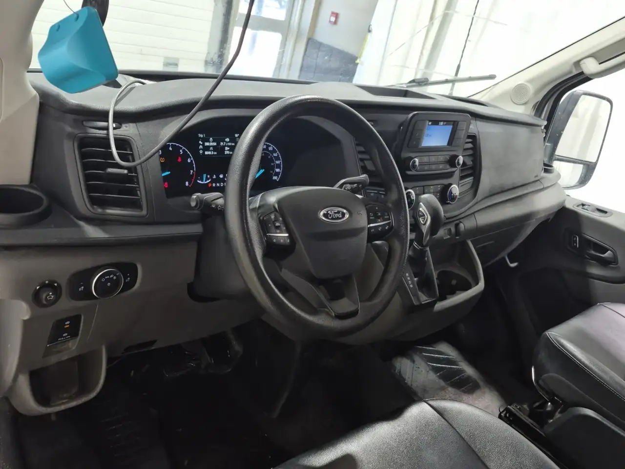 Ford Transit Cargo Van снимка Ford Transit Cargo Van